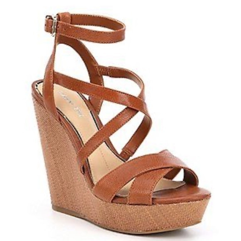 GIANNI BINI JORGANN Tan Wedge Sandals with Strappy Design